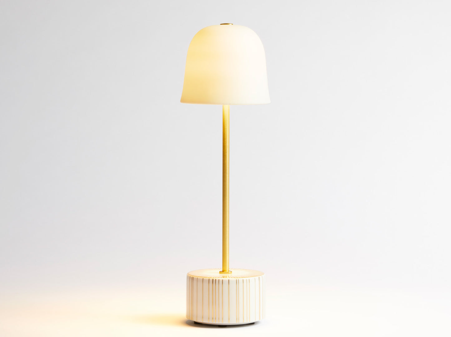 Lampă de masă cu tijă metalică CAMPANULE