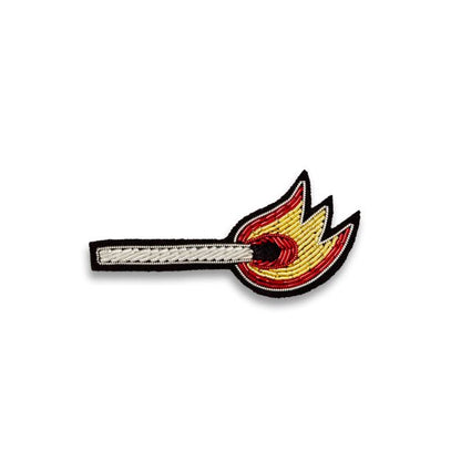 Brosă lucrată manual Chibrit