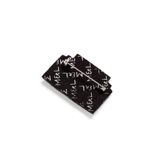 Brosă lucrată manual Casetofon