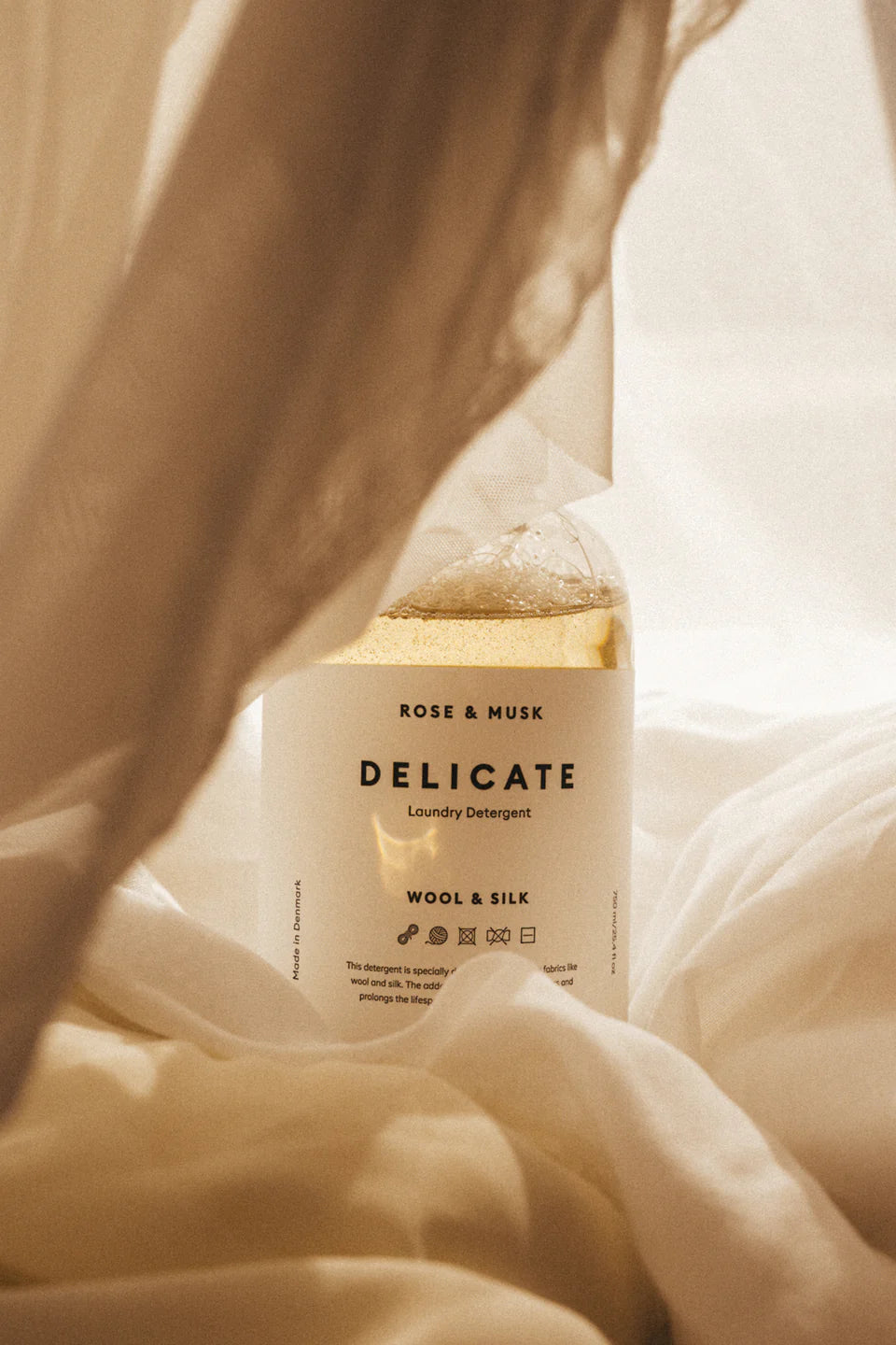 Detergent pentru haine Delicate