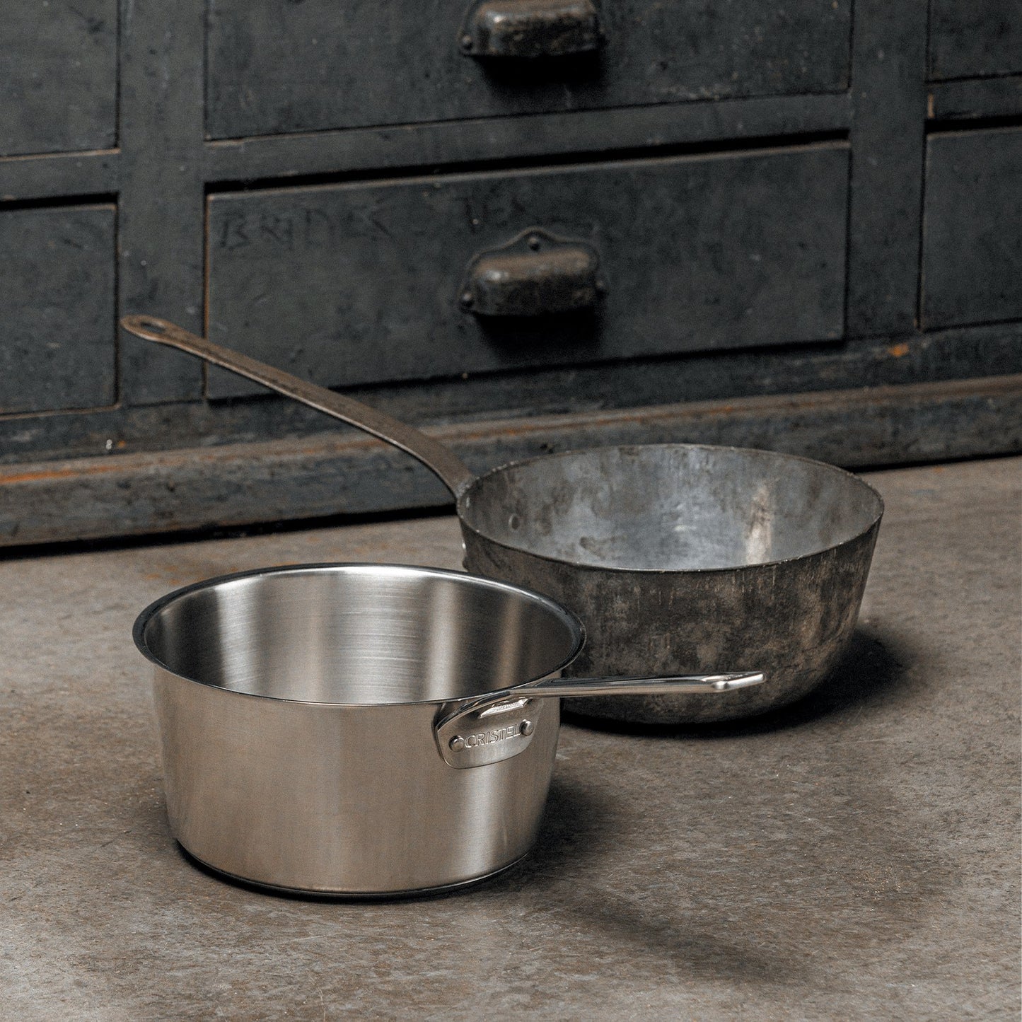 Cratiță din inox cu mâner fix 1826